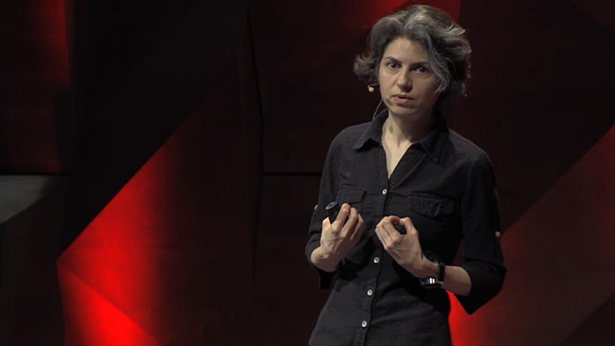 o-romanca-a-fost-selectata-de-nasa-pentru-prima-misiune-in-care-va-fi-simulata-viata-pe-marte--cine-este-anca-selariu