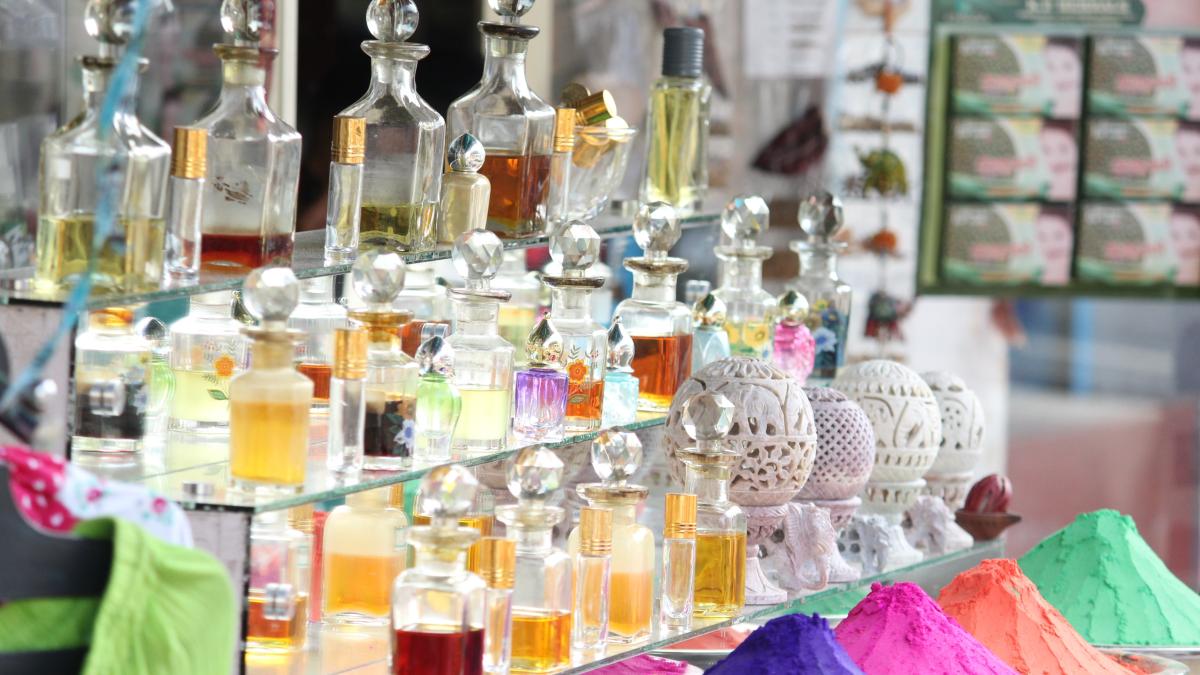 alex-rosario-bnuxgwj-a24-unsplash