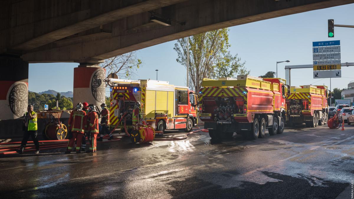 pompieri_franta_tabara_romi_romania