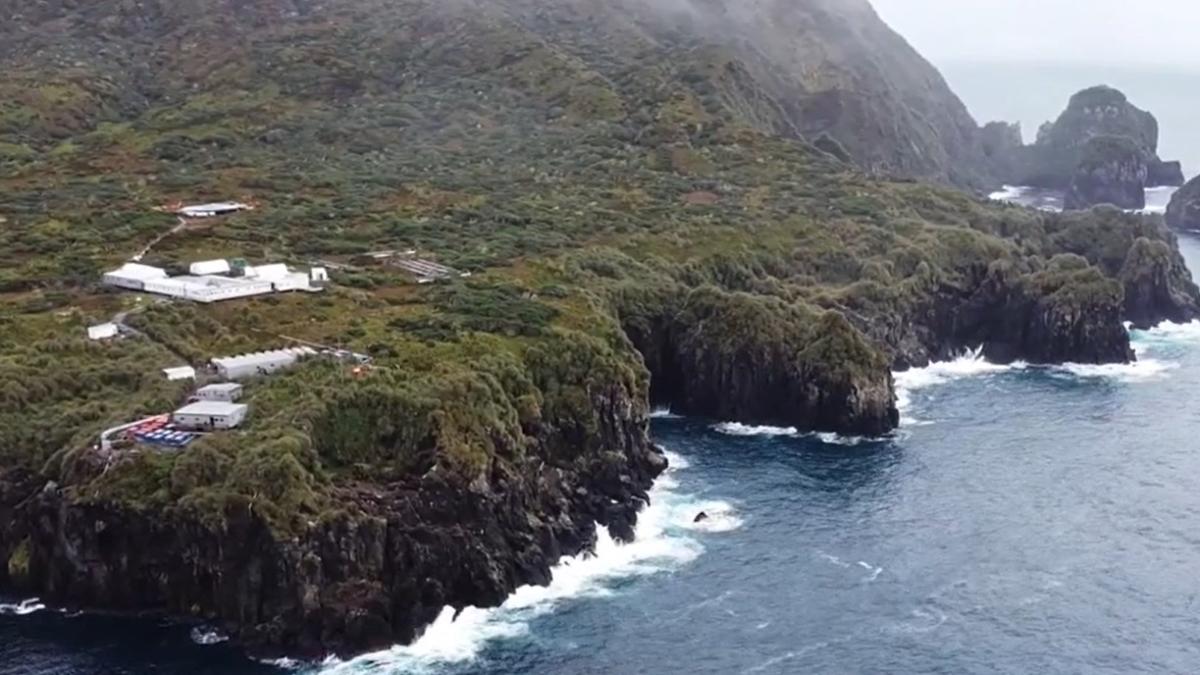 conditiile-nu-sunt-tocmai-prietenoase--o-insula-izolata-cauta-muncitori-jobul-se-plateste-cu-30-000-de-euro-pe-an