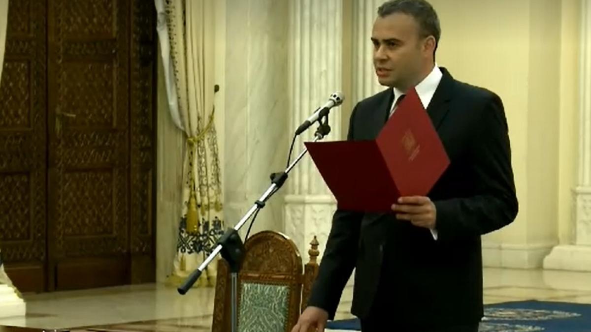 darius-valcov-ar-fi-devenit-bancher-in-italia--fostul-ministru-al-finantelor-este-dat-in-urmarire-internationala