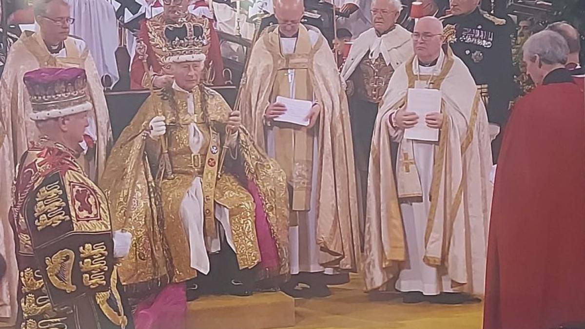 charles-al-iii-lea-a-fost-incoronat-rege-al-marii-britanii