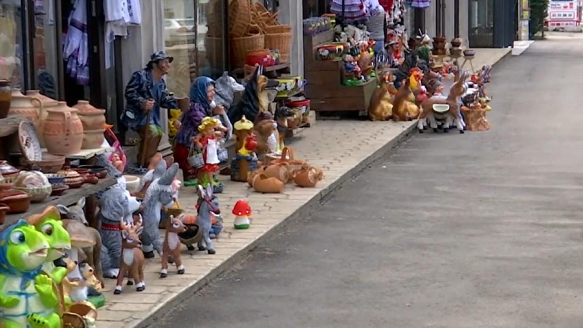 turisti-inselati-cu-produse-traditional-romanesti--prc-e2prc-80prc-9emade-in-bulgaria-nu-cred-ca-as-putea-face-diferenta