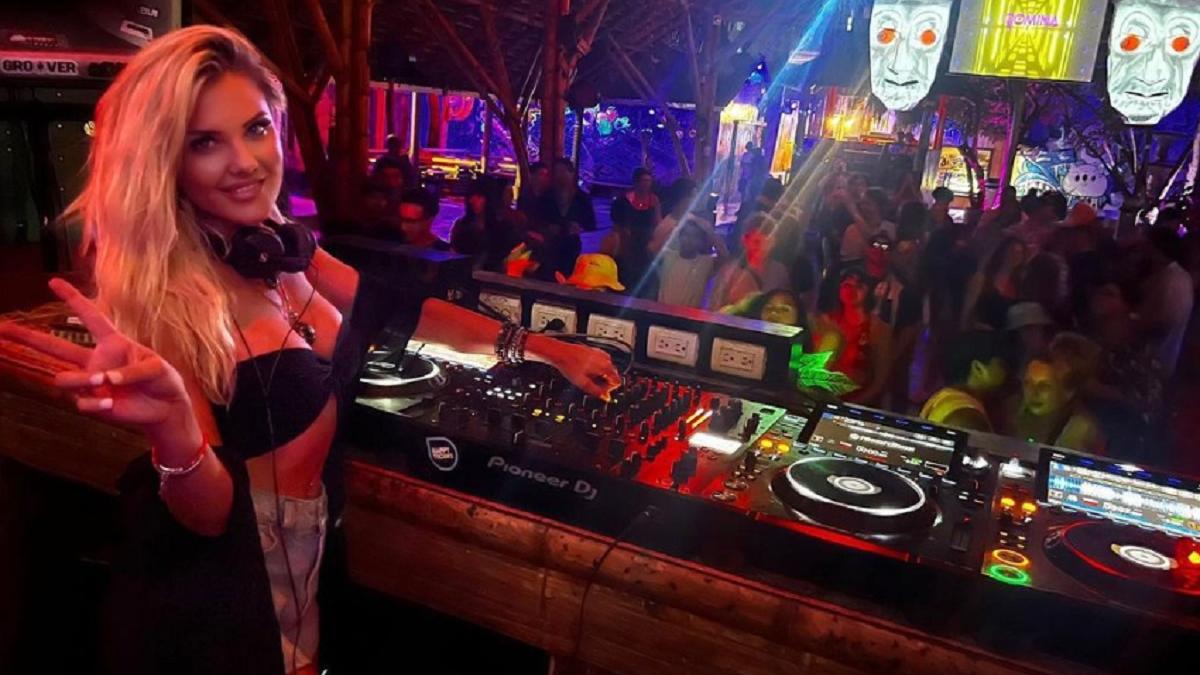 sua--dj-romina--romanca-ce-a-reusit-sa-isi-indeplineasca-visul-in-tara-tuturor-posibilitatilor-eu-nu-pot-trai-fara-muzica