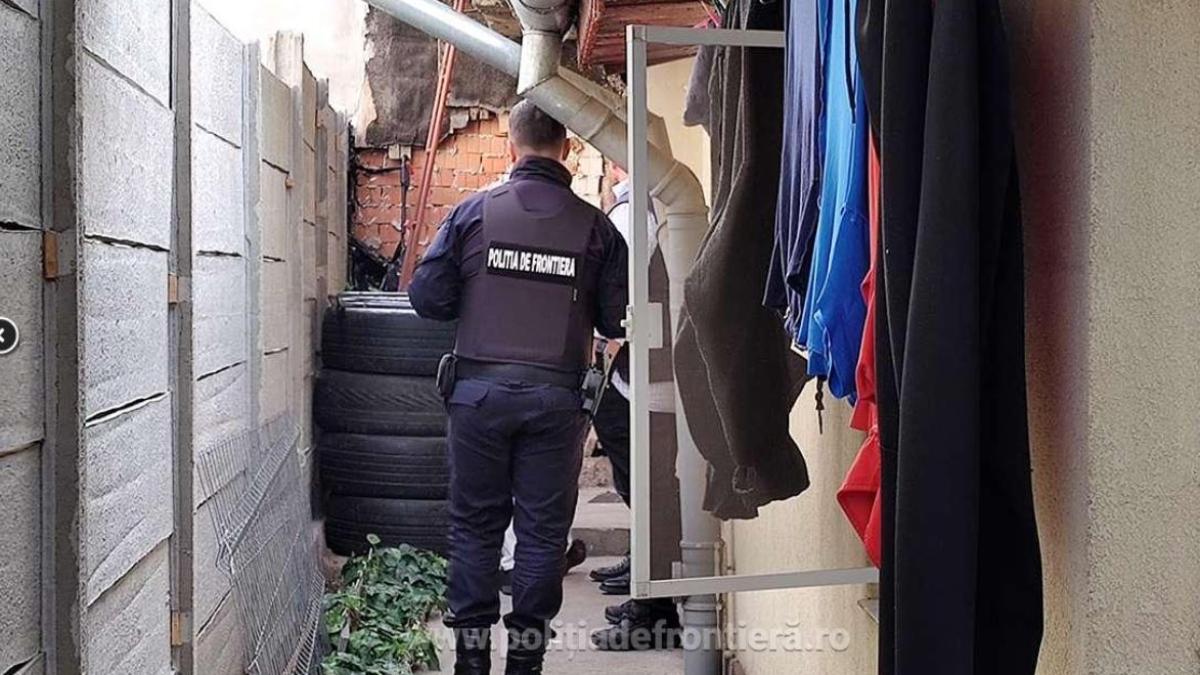 peste-35-de-romani--dusi-la-audieri-intr-un-dosar-de-trafic-de-migranti--infractorii-percepeau-cate-5-000-de-euro-pentru-un-drum-spre-occident