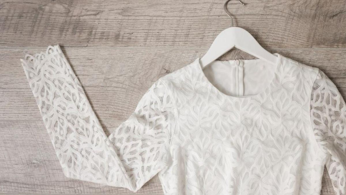 spune-adio-petelor-de-transpiratie-de-pe-hainele-albe--prepara-cea-mai-buna-pasta-de-albire