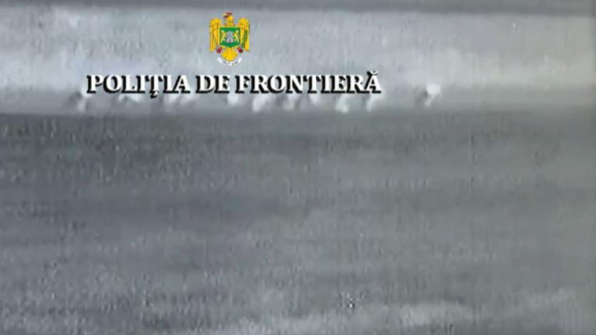migranti-la-granita-romaniei--un-grup--descoperit-cu-drona-pe-un-camp