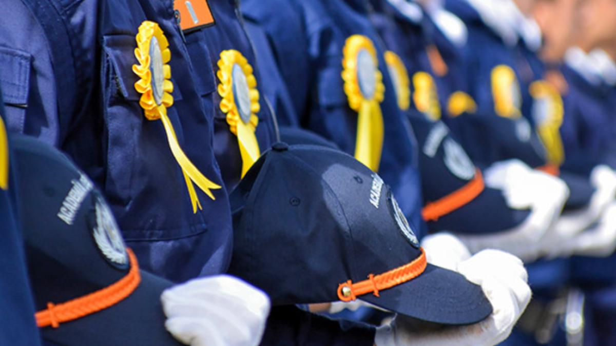 politisti-romani-tineri-scoala-de-politie