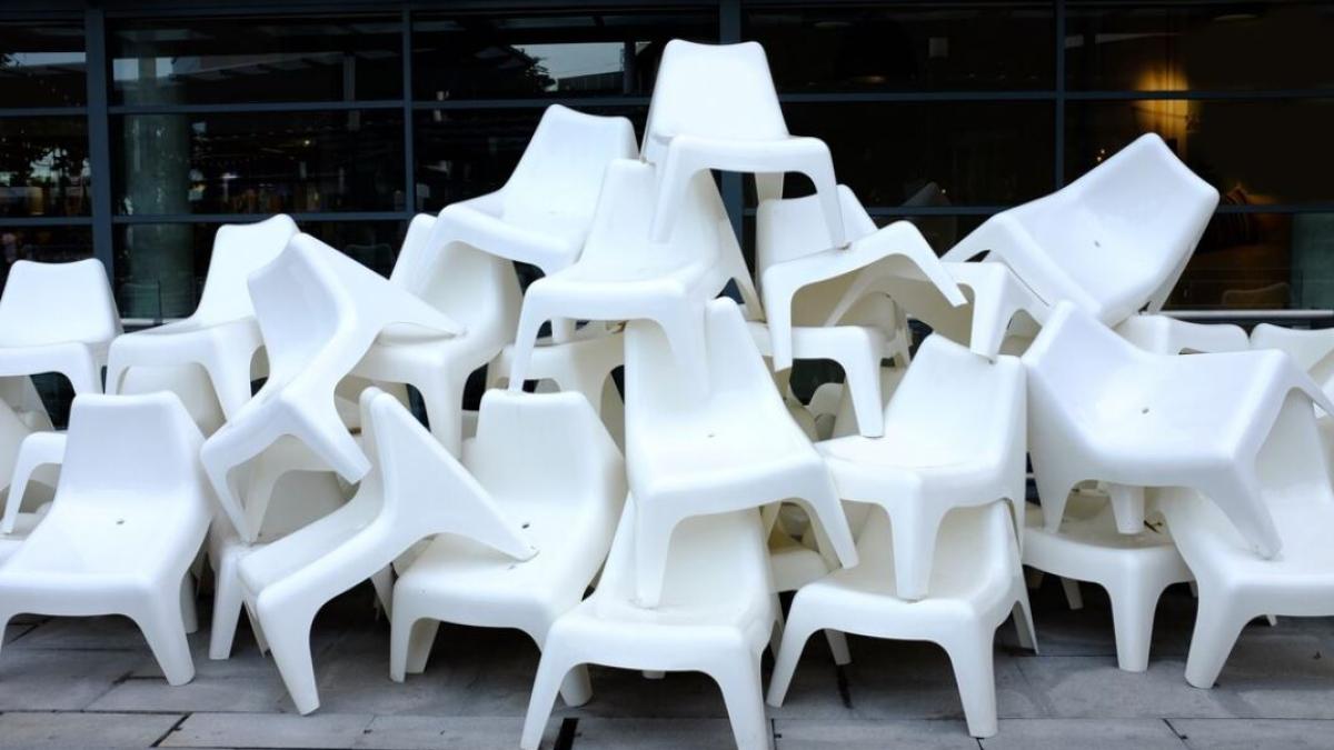 mobilierul-de-gradina-din-plastic-va-fi-ca-nou---sase-moduri-de-albire-si-indepartare-a-petelor