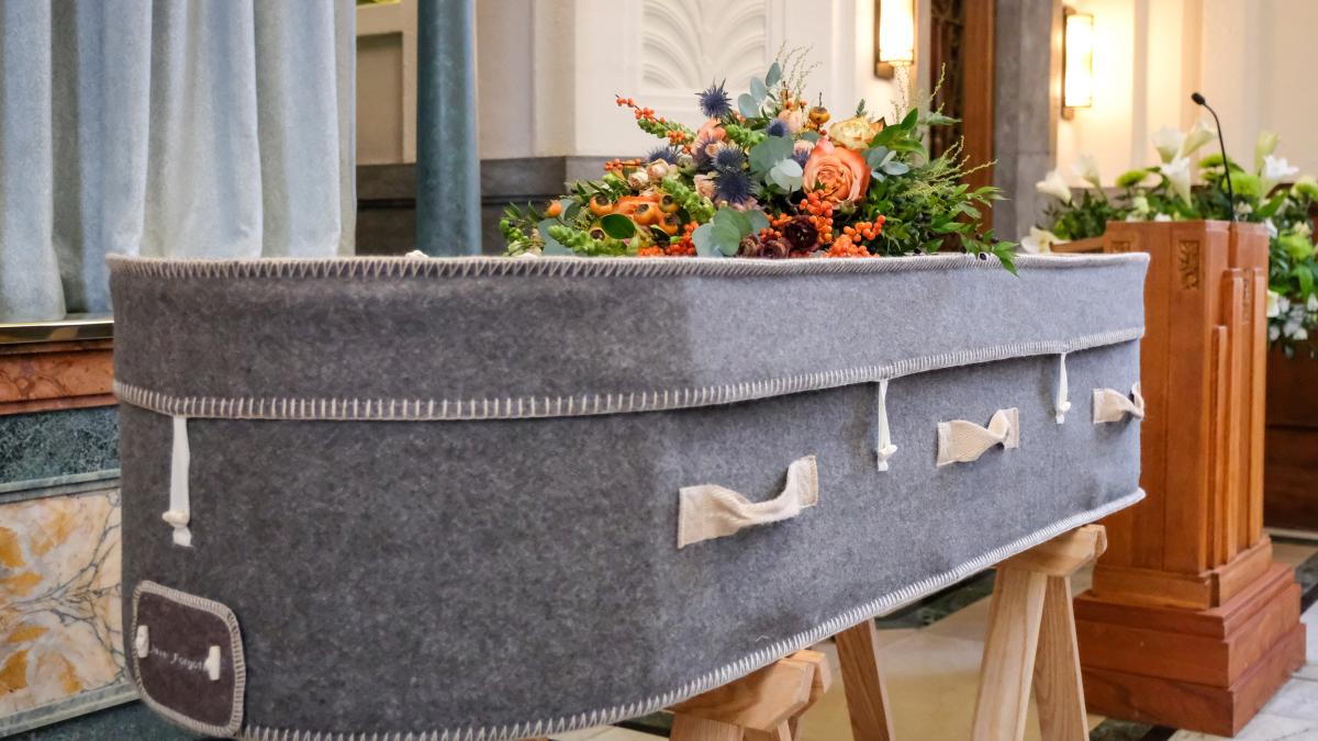 the-good-funeral-guide-2ni_w3qbfjo-unsplash