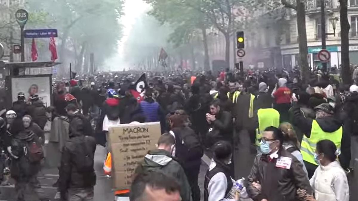 proteste-masive-in-franta-zeci-de-mii-de-oameni-au-iesit-in-strada-de-ziua-internationala-a-muncii