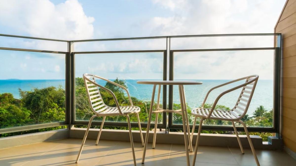 indeparteaza-usor-rugina-de-pe-podeaua-terasei--iata-solutiile-rapide-pentru-gresie-si-marmura