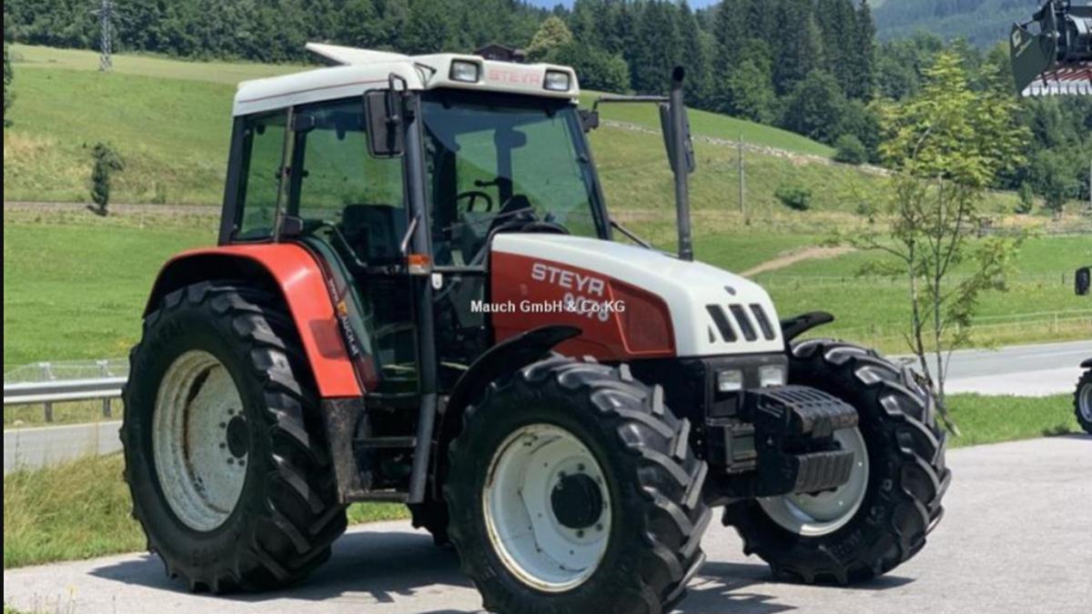 un-austriac-locuieste-intr-un-tractor