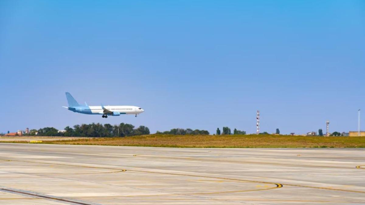 clipe-de-panica-printre-pasageri--un-avion-a-aterizat-de-urgenta-pe-aeroportul-otopeni