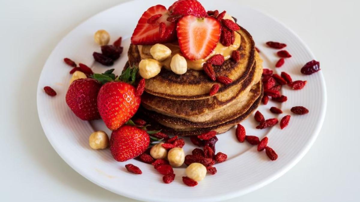 cel-mai-bun-mic-dejun-de-weekend--clatite-cu-ciocolata-si-smantana