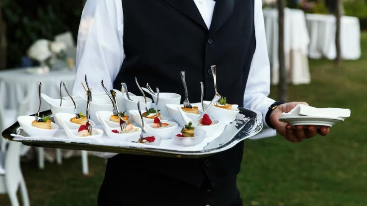 lipsa-acuta-de-personal-in-industria-de-catering-din-germania--cum-vor-sa-i-atraga-pe-salariati-angajatorii