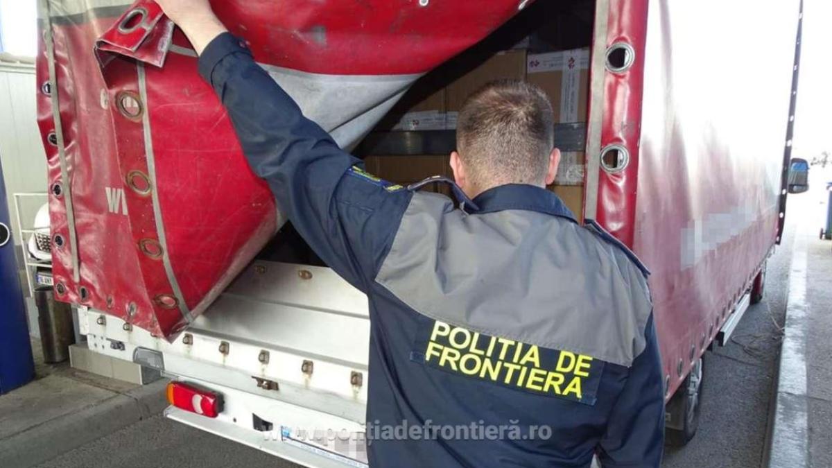 doua-tir-uri-cu-destinatia-italia--oprite-la-iesirea-din-tara--politistii-au-incremenit-cand-au-verificat-marfa
