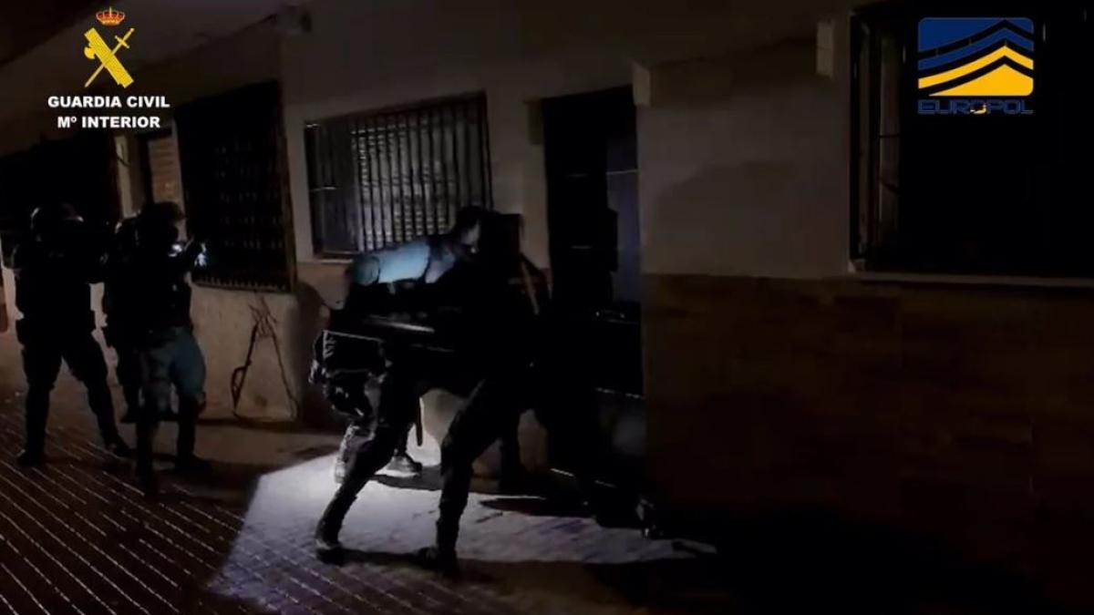 spania--un-roman-si-complicii-sai-au-jefuit-o-suta-de-case--hotii-ar-fi-operat-in-mai-multe-tari-europene