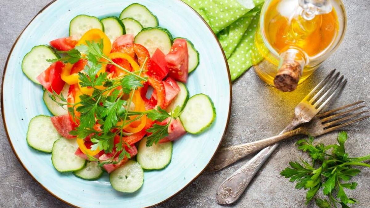 doua-salate-uimitoare-de-vara-cu-un-gust-unic--retetele-sunt-simple