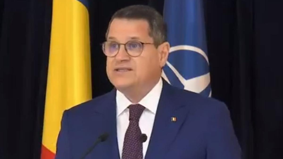 eduard-hellvig-demisioneaza-din-functia-de-director-sri