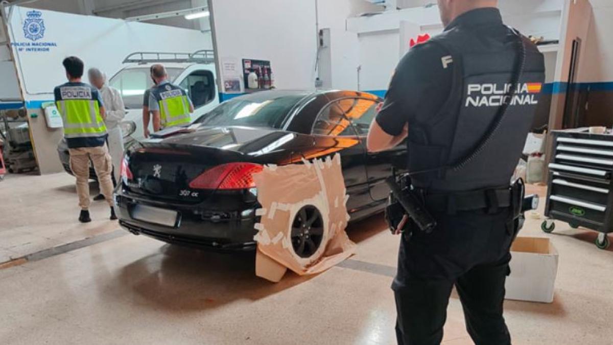 spania--o-romanca-si-partenerul-ei--afacere-ilegala-cu-masini-second-hand--cei-doi--acuzati-ca-exploatau-muncitorii