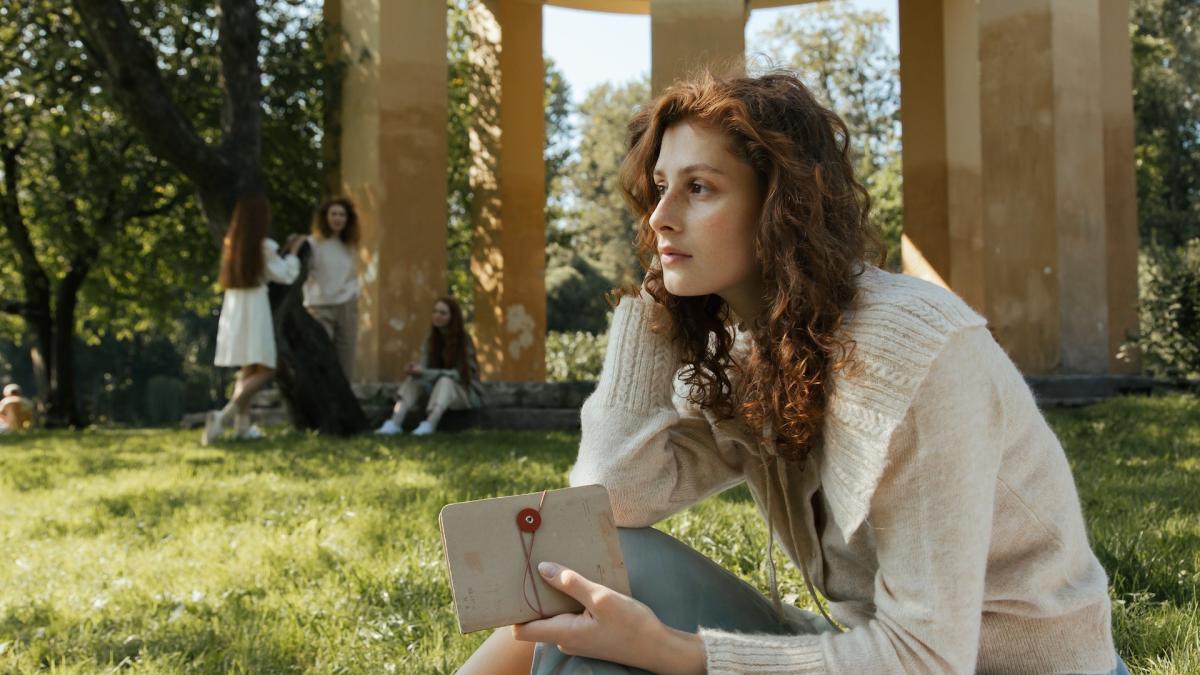 horoscop-special--trecutul-bantuie-cateva-zodii--in-iulie-o-intalnire-cu-o-persoana-anume-ar-putea-sa-le-tulbure-viata-leilor