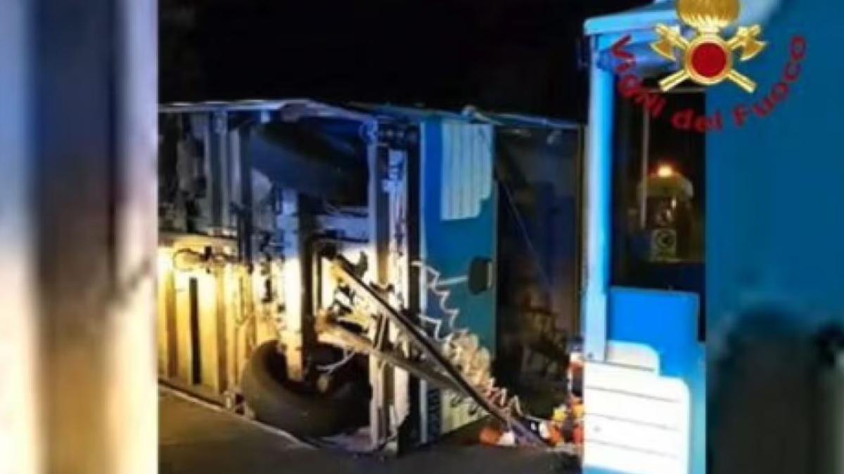 panica-intr-un-oras-din-italia--vagonul-unui-tren-turistic--cu-numerosi-copii-la-bord--s-a-rasturnat--zeci-de-raniti