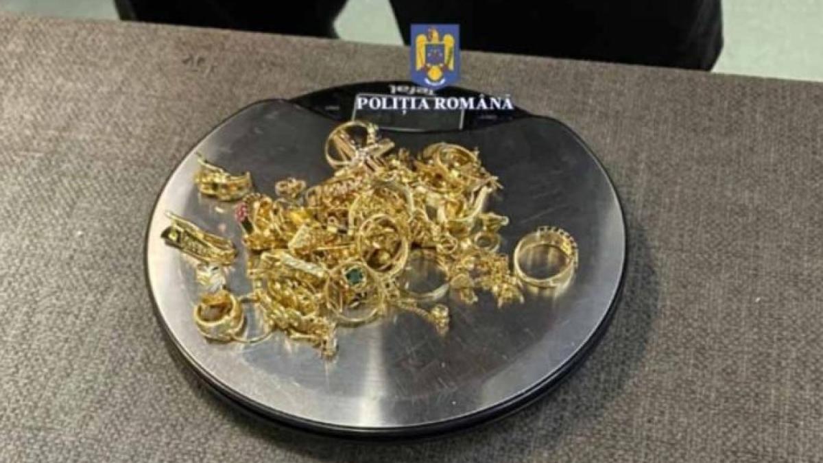 contrabanda-cu-bijuterii--perchezitii-la-13-romani-si-la-sediul-unui-operator-economic-din-prahova