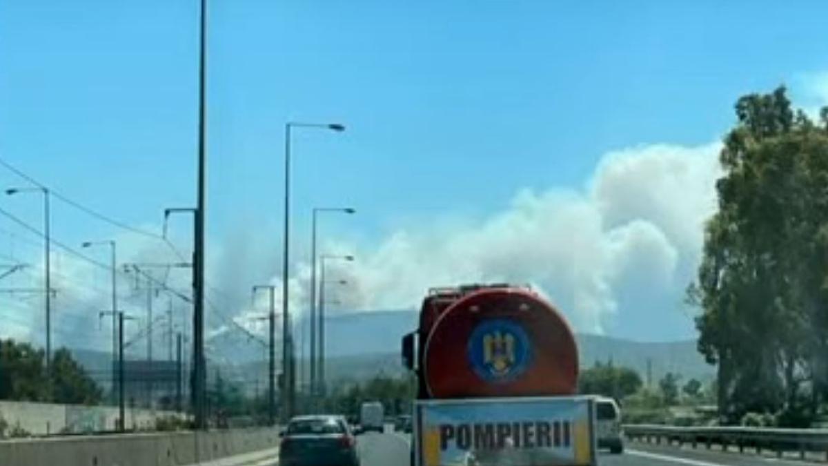 incendii-violente-in-grecia---pompierii-romani-intervin-in-zona-kouvaras--unde-un-foc-a-cuprins-vegetaia-uscata