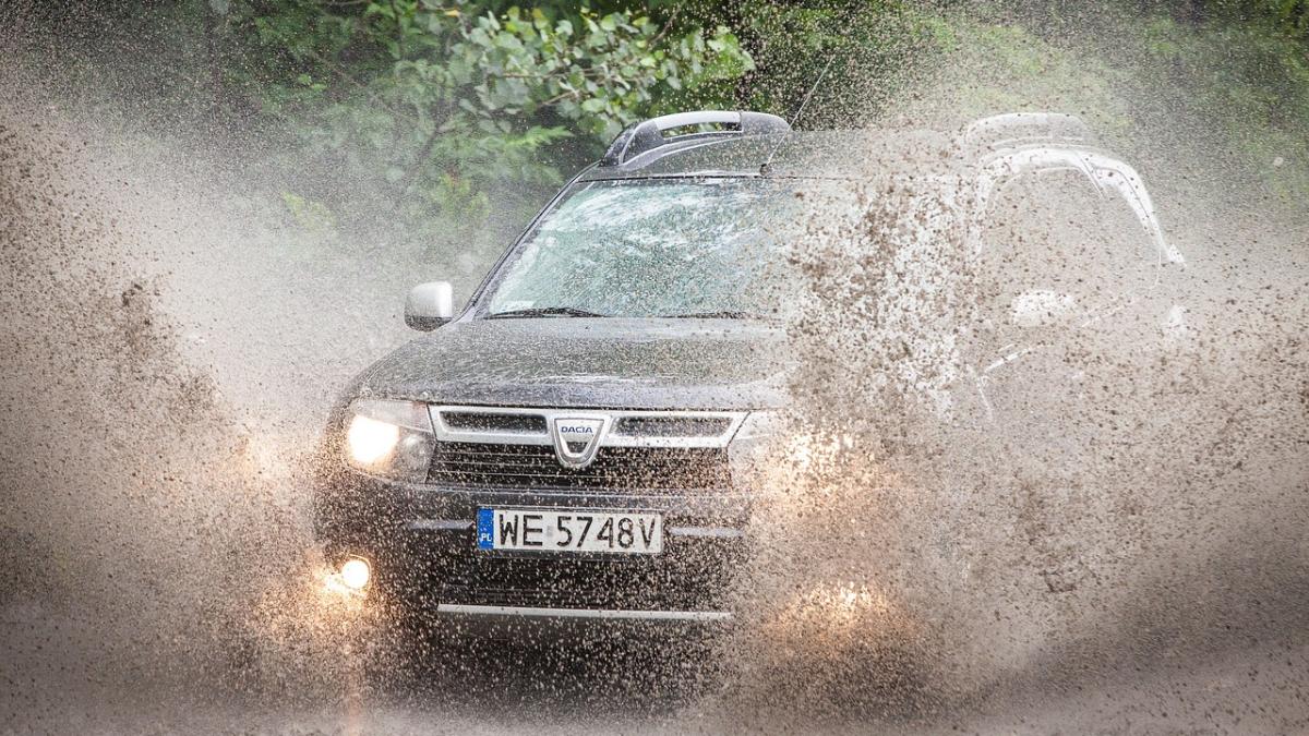 dacia-duster-g9e3baaf73_1280