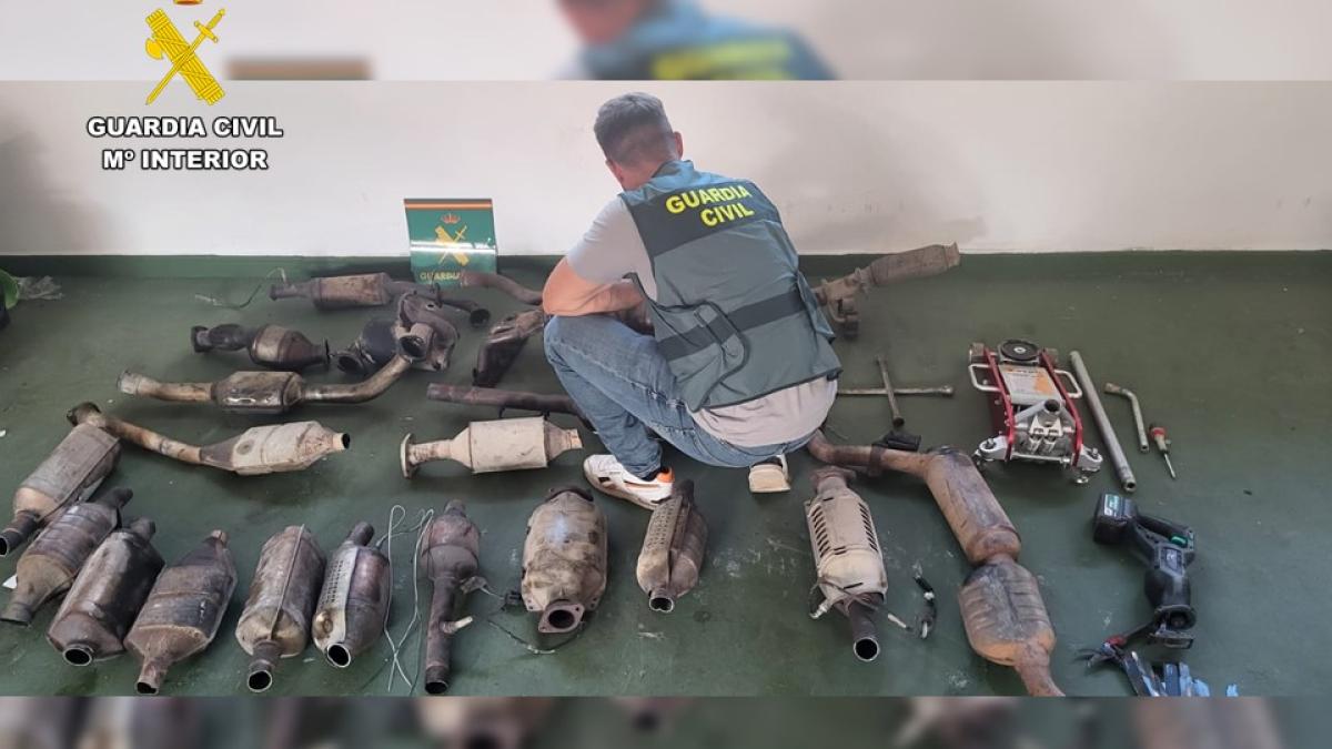 spania--doi-romani--tata-si-fiu--au-pus-la-cale-o-afacere-ilegala-cu-catalizatori-auto--alti-conationali-s-au-alaturat-infractorilor