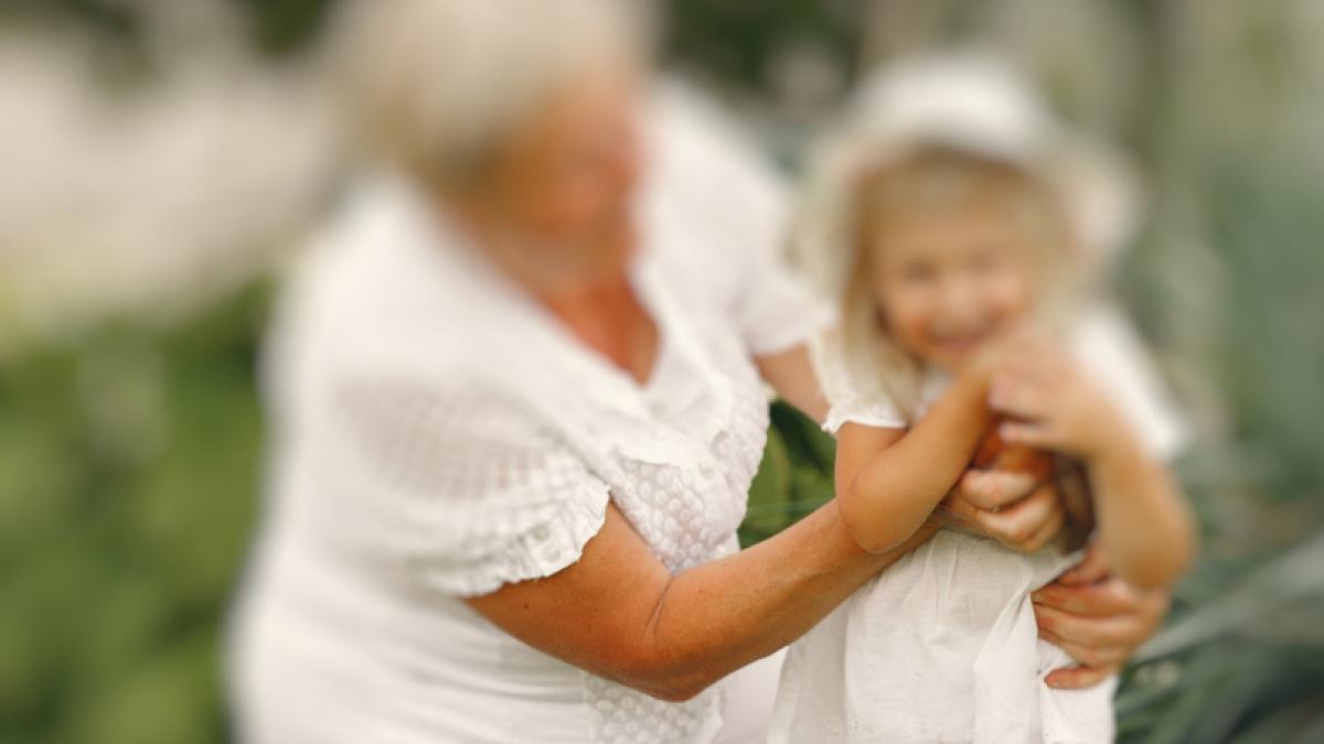 bunica-fetitabadanta-rapire