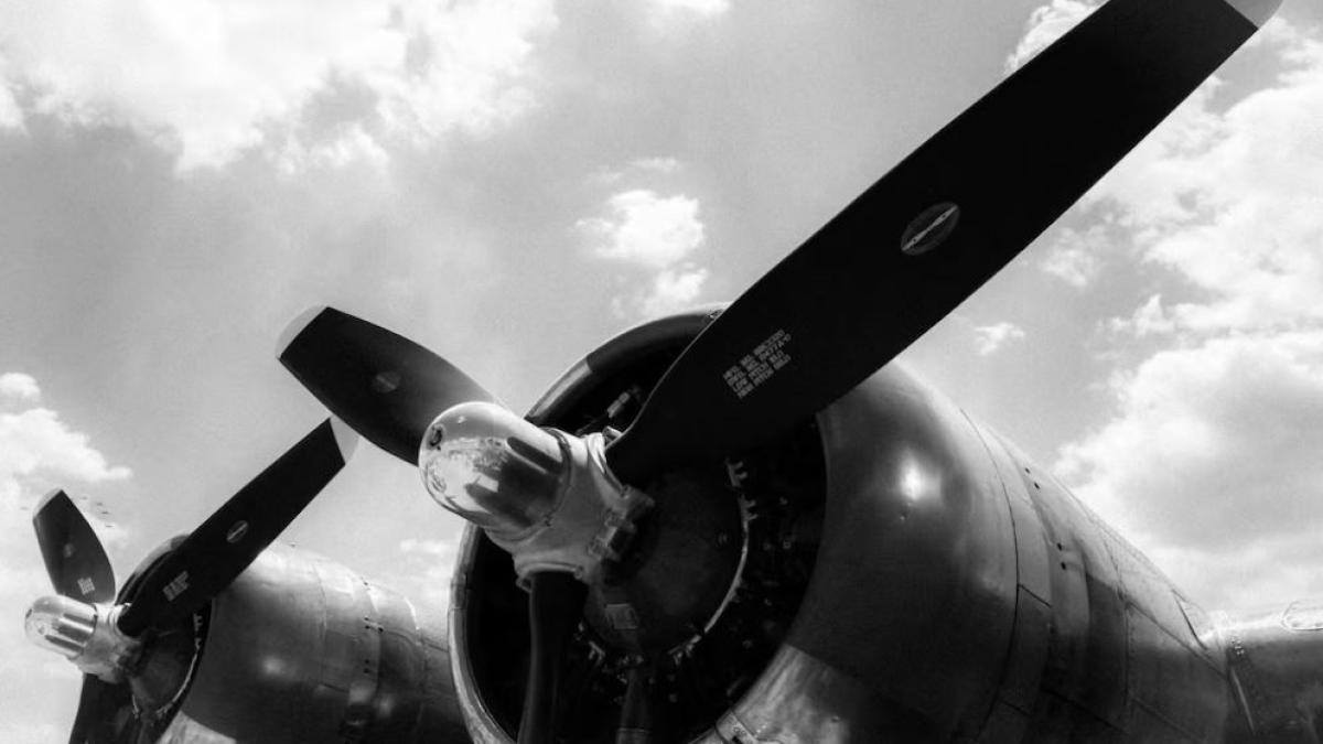 o-aeronava-spartan--cu-sapte-militari-la-bord--a-aterizat-de-urgenta--pe-otopeni