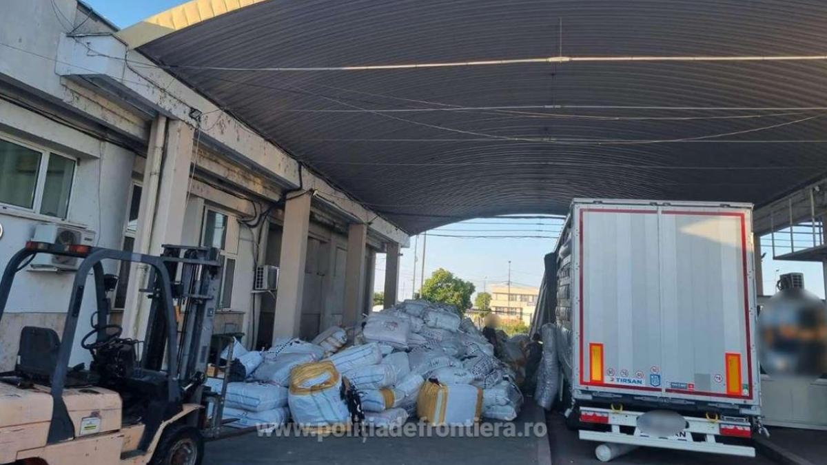 bunuri-in-valoare-de-peste-6-000-000-lei--confiscate-la-frontiera-cu-bulgaria--mai-multe-persoane-s-au-ales-cu-dosare-penale