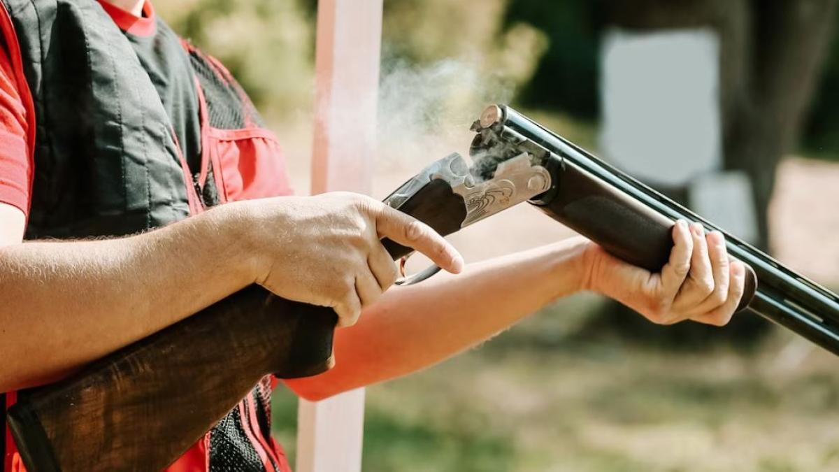 un-roman--impuscat-pe-muntele-athos-de-un-preot--tot-roman--barbatul-ar-putea-ramane-fara-picioare