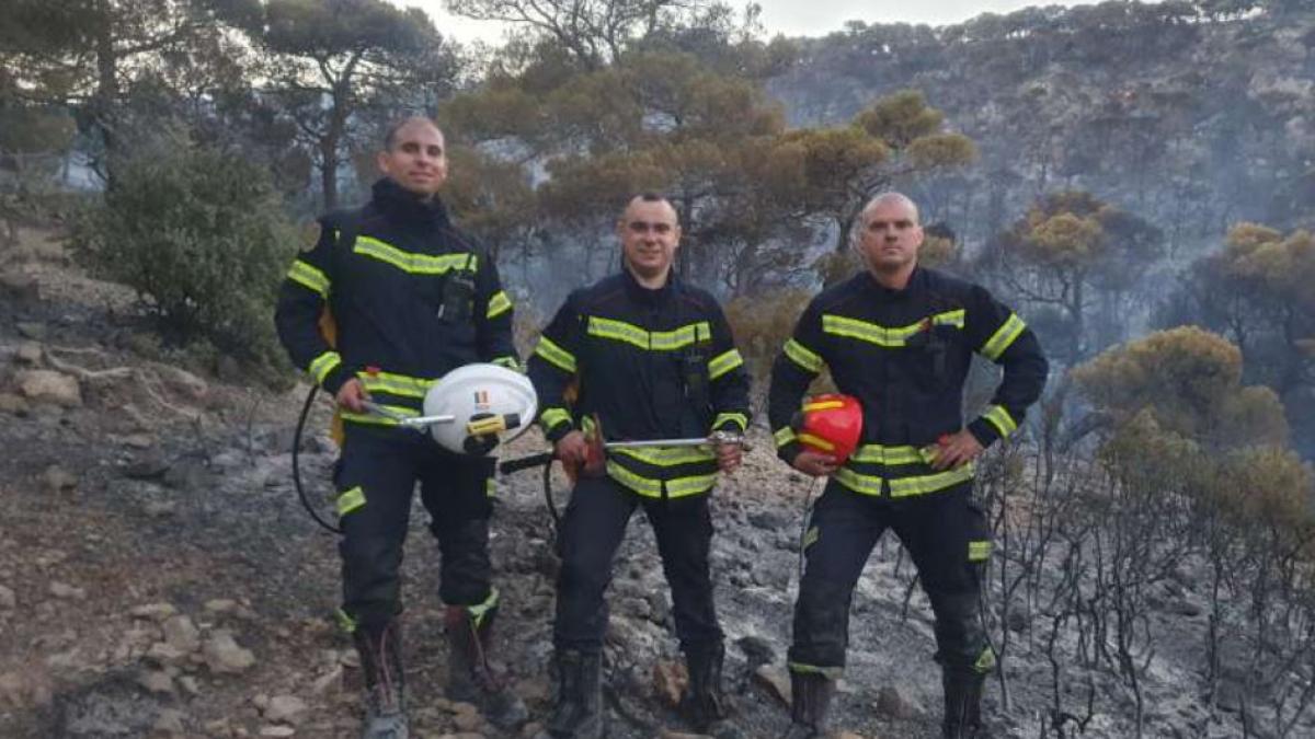 incendii-in-grecia--pompierii-romani--in-lupta-cu-flacarile-din-zona-carierei-de-piatra-aragonitis