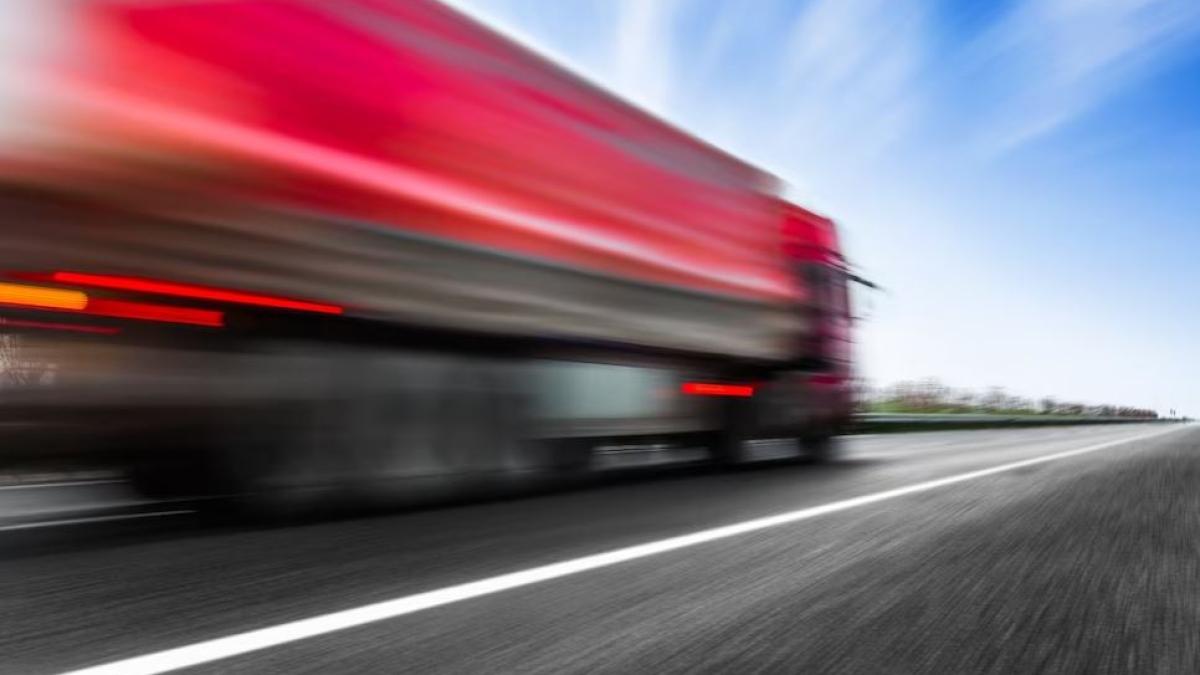 trei-romani--in-colaborare-cu-soferul--au-jefuit-un-camion-plin-cu-marfa--modul-de-operare-al-hotilor--desprins-din-filmele-de-actiune