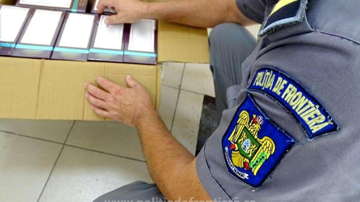 camioane-cu-zeci-de-colete-din-bulgaria--oprite-la-vama--politistii-au-gasit-haine--genti-si-parfumuri-contrafacute-de-la-branduri-de-lux
