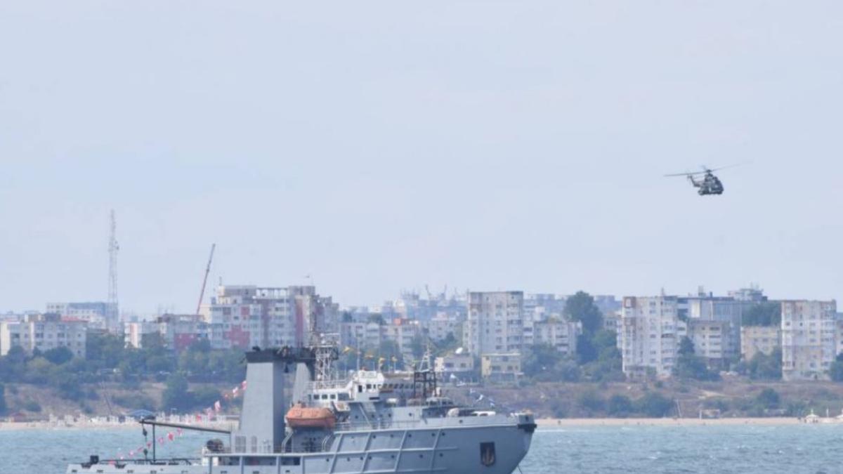 un-elicopter-si-o-nava-militara-vor-inspecta-litoralul