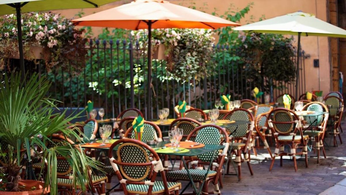 meloni-a-platit-nota-turistilor-italieni-care-au-fugit-de-un-restaurant-din-albania---imi-era-rusine-pentru-italia