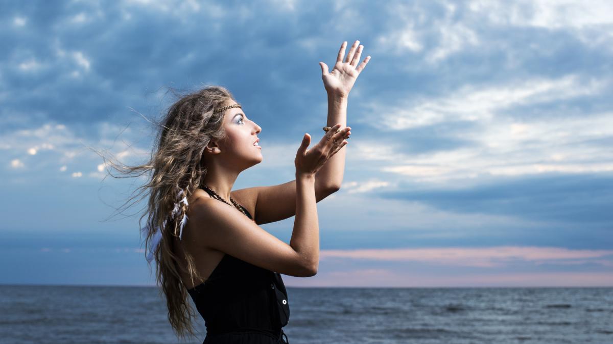 horoscop-22-august--taurii-isi-croiesc-drumul-spre-succes-scorpion--e-momentul-sa-te-eliberezi-de-secretele-trecutului-previziuni-complete