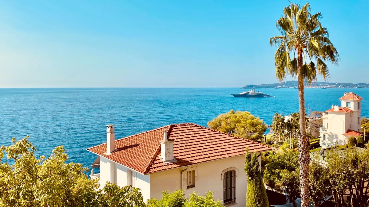 armand-khoury-yor2dd32kbw-unsplash