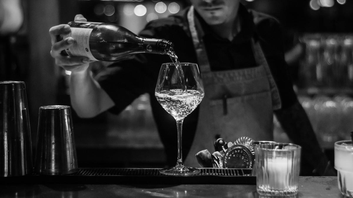 louis-hansel-dngwse2hrjw-unsplash