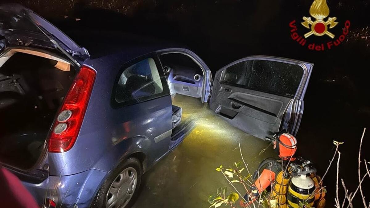 masina-cazuta-in-lac-italia