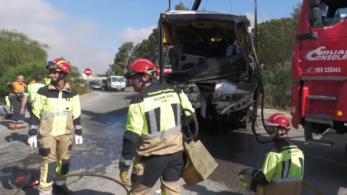vii-sa-lucrezi-in-strainatate-si-iti-gasesti-moartea--autobuz-cu-40-de-muncitori-sezonieri--accident-cumplit-in-spania-pentru-o-femeie-a-fost-ultima-calatorie-2
