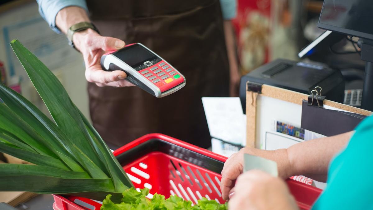 cumparaturi-preturi-alimente-mese