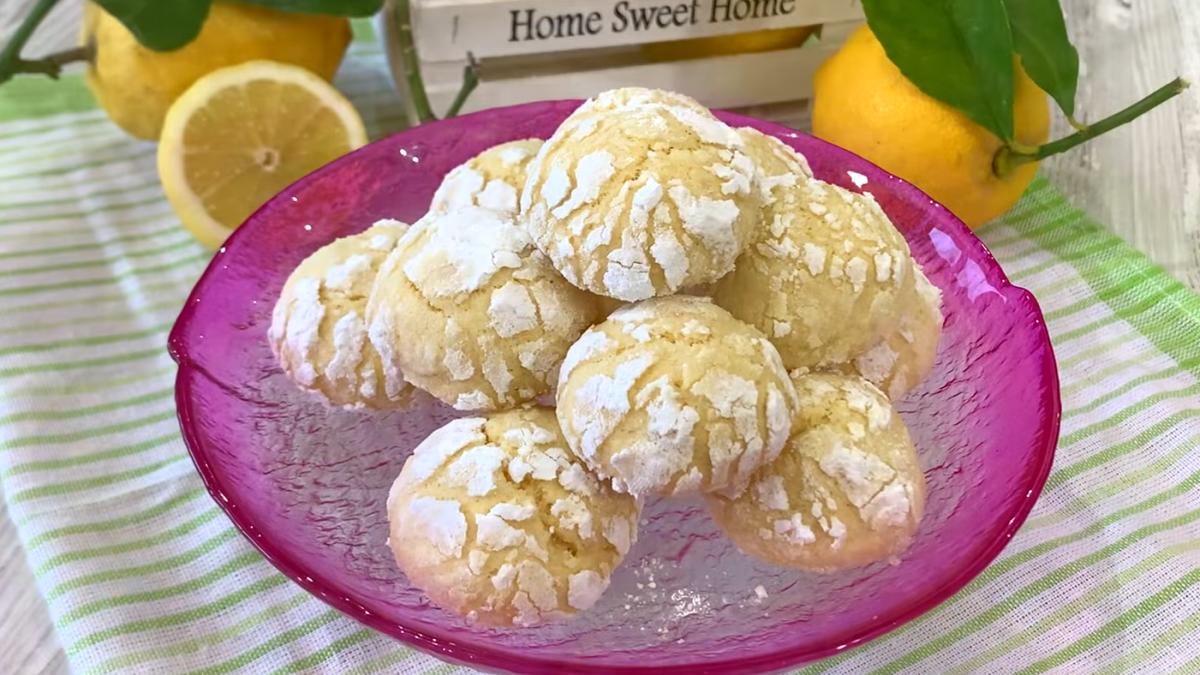 biscuiti-de-casa--fantastic-de-buni-si-usor-de-facut-reteta-de-aluat-fara-faina-rafinata--unt-si-zahar