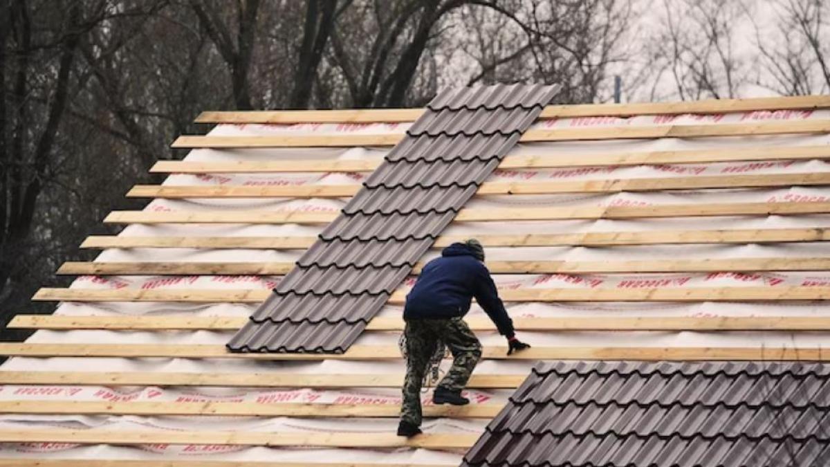 trei-romani-au-obtinut-zece-mii-de-euro-dintr-o-lovitura-in-austria--victima-le-a-dat-banii-de-bunavoie