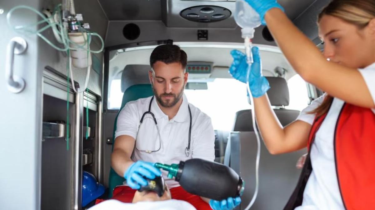 o-romanca-a-murit-pe-loc-dupa-ce-a-cazut-dintr-un-microbuz--pe-usa-laterala