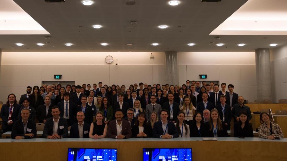 studenti-romani--pe-podiumul-competitiei-internationale-de-studii-de-caz-din-sydney